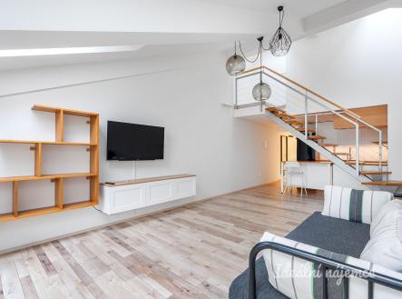 Pronájem bytu, 2+kk, 63 m²
