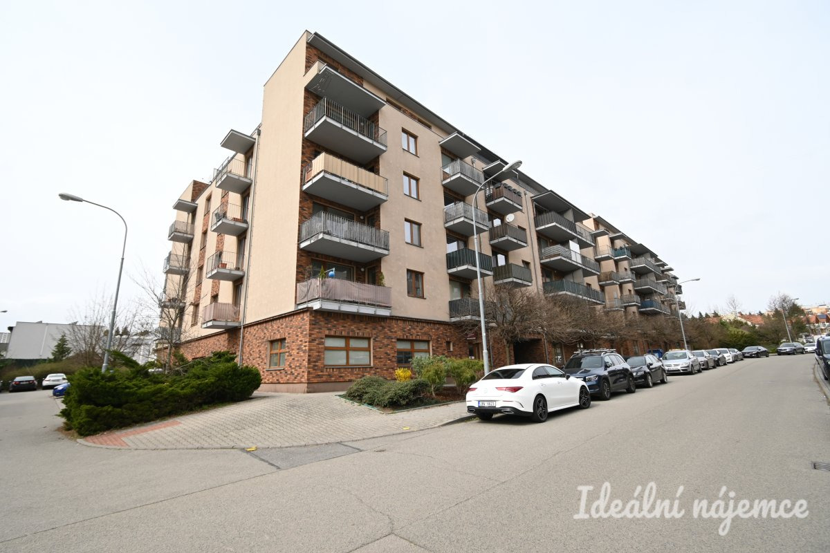 Pronájem bytu 1+kk, U Leskavy, Starý Lískovec,  Kč/měs, 38 m2