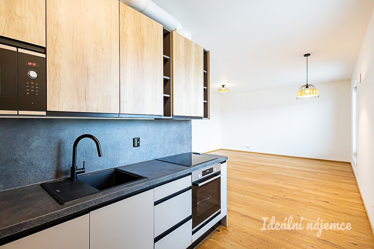 Pronájem bytu 3+kk, Ke Tvrzi, Královice, 25490 Kč/měs, 89 m2