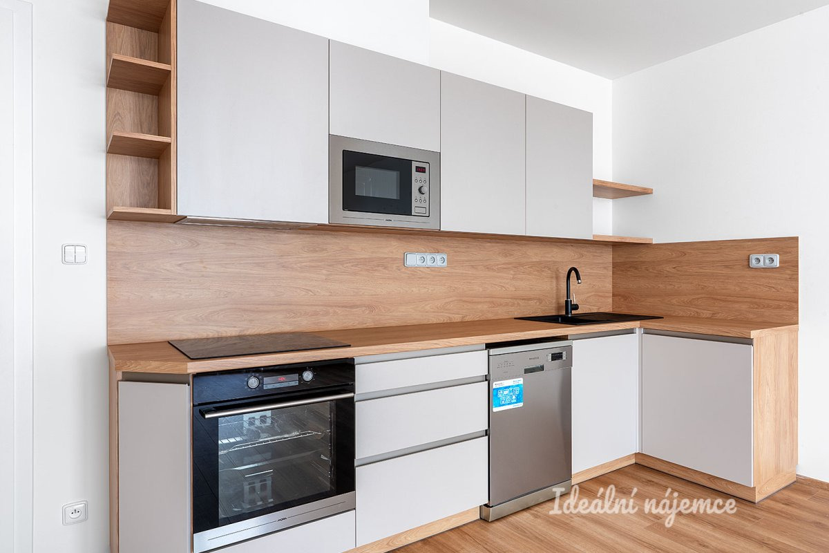 Pronájem bytu 2+kk, Čakovická, Prosek, 24900 Kč/měs, 52 m2