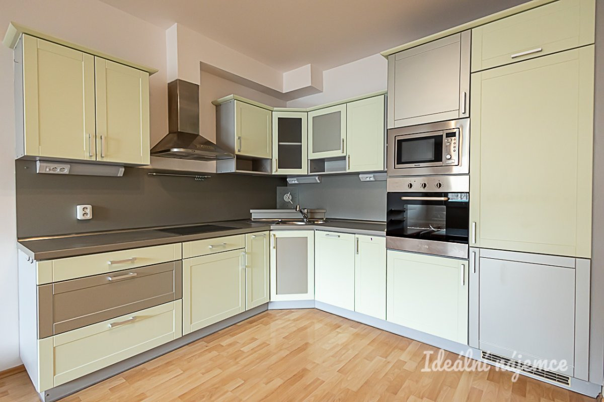 Pronájem bytu 2+kk, Na hroudě, Strašnice, 24900 Kč/měs, 72 m2