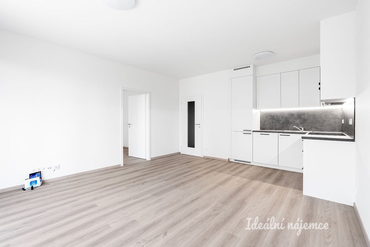 Pronájem bytu 2+kk, Gerstelova, Vysočany, 25900 Kč/měs, 54 m2