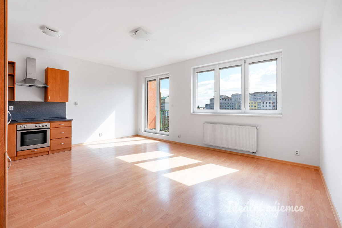 Pronájem bytu 2+kk, Malkovského, Letňany, 21900 Kč/měs, 52 m2 s velkou terasou