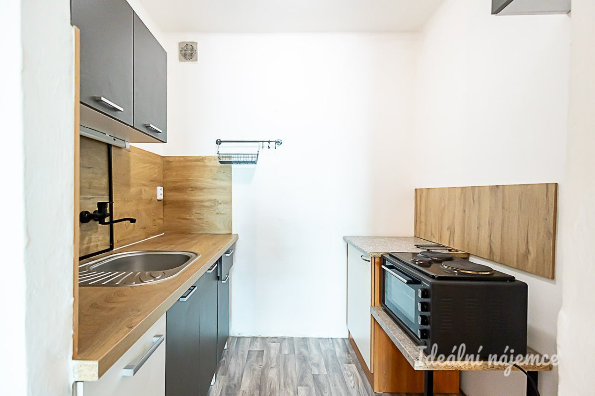 Pronájem bytu 2+kk, Záveská, Hostivař, 16900 Kč/měs, 38 m2