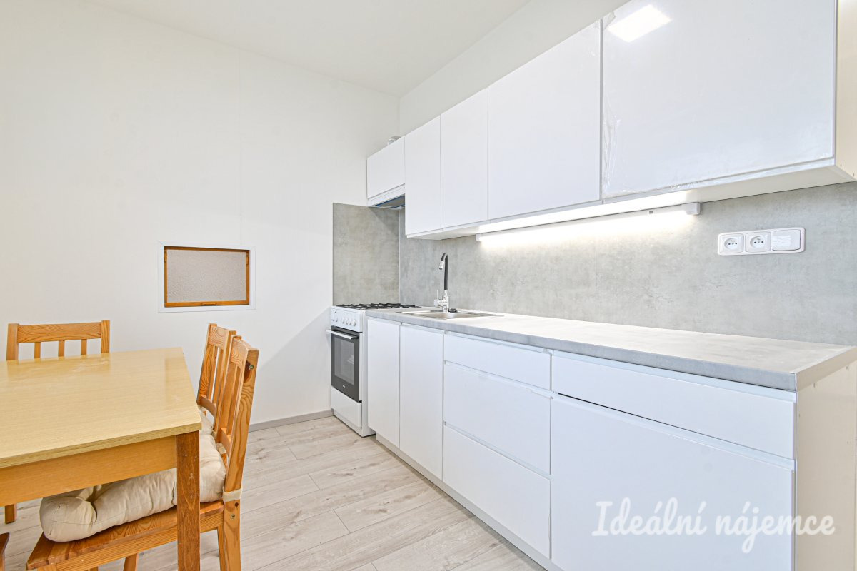 Pronájem bytu 3+1, Horácké náměstí, Řečkovice,  22.800 Kč/měs, 72 m2