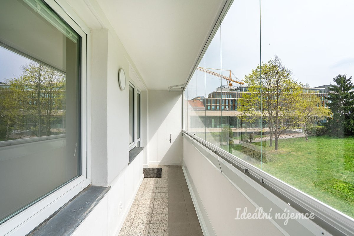 Pronájem bytu 2+kk, Kotorská, Nusle, 22900 Kč/měs, 34 m2