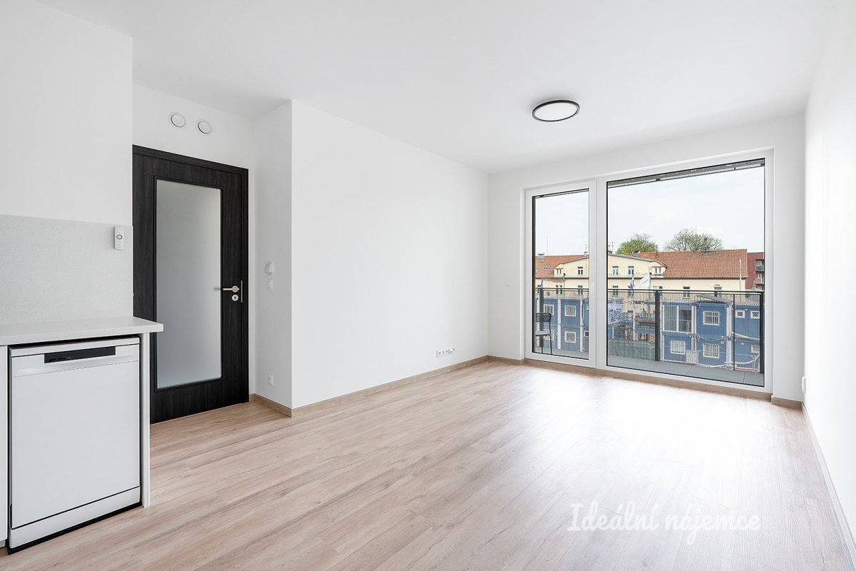Pronájem bytu 2+kk, Kolmanova, Modřany, 23900 Kč/měs, 46 m2