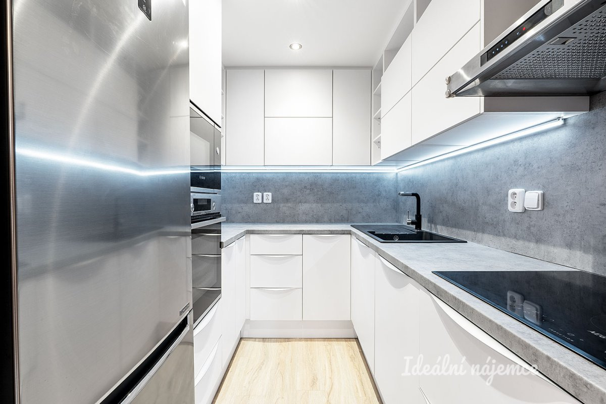 Pronájem bytu 2+1, Bítovská, Michle, 39 m2