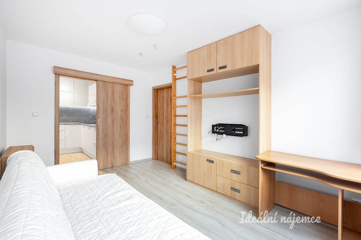 Pronájem bytu 2+1, Bítovská, Michle, 39 m2