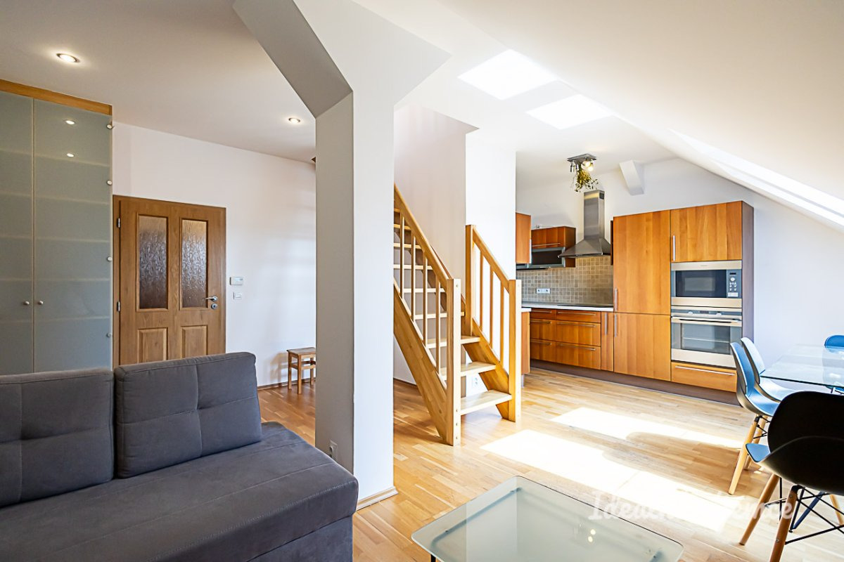 Pronájem bytu 3+kk, Osadní, Holešovice, 76 m2