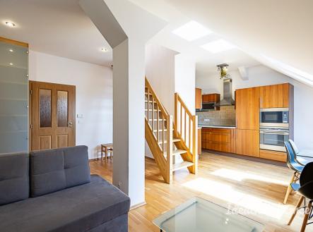 Pronájem bytu, 3+kk, 76 m²