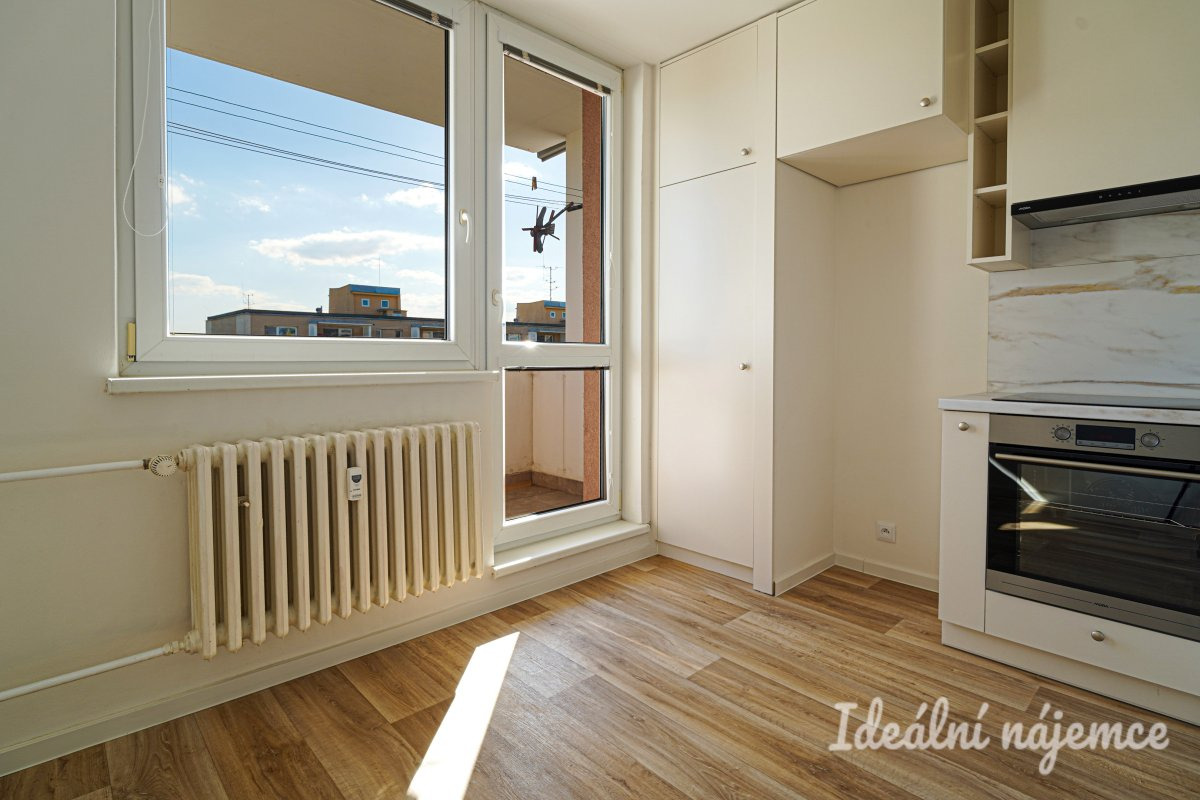 Pronájem bytu 1+1, Brněnská, Šlapanice u Brna, 16000 Kč/měs, 32 m2