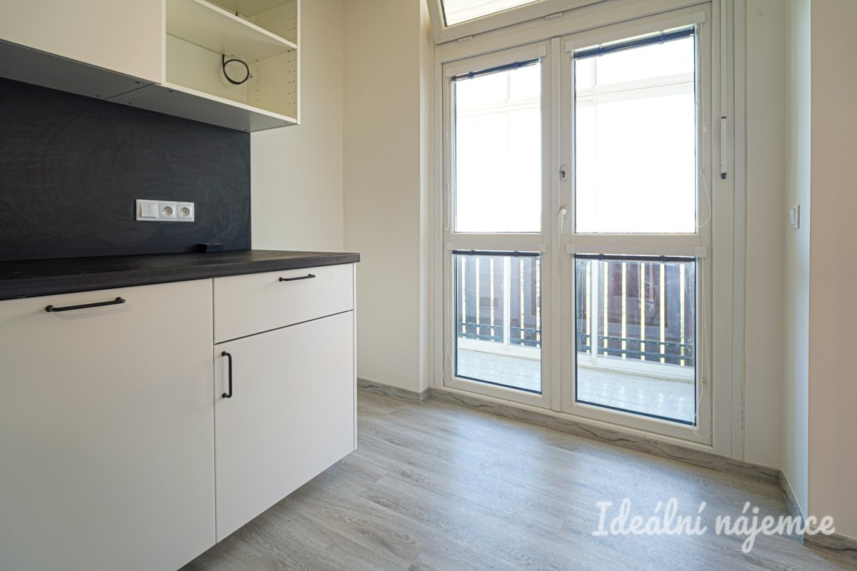 Pronájem bytu 3+1, Haškova, Lesná, 24.000  Kč/měs, 67 m2