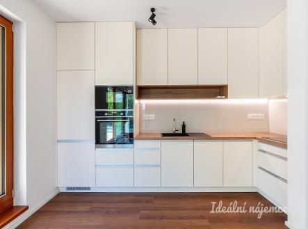 Pronájem bytu, 2+kk, 67 m²