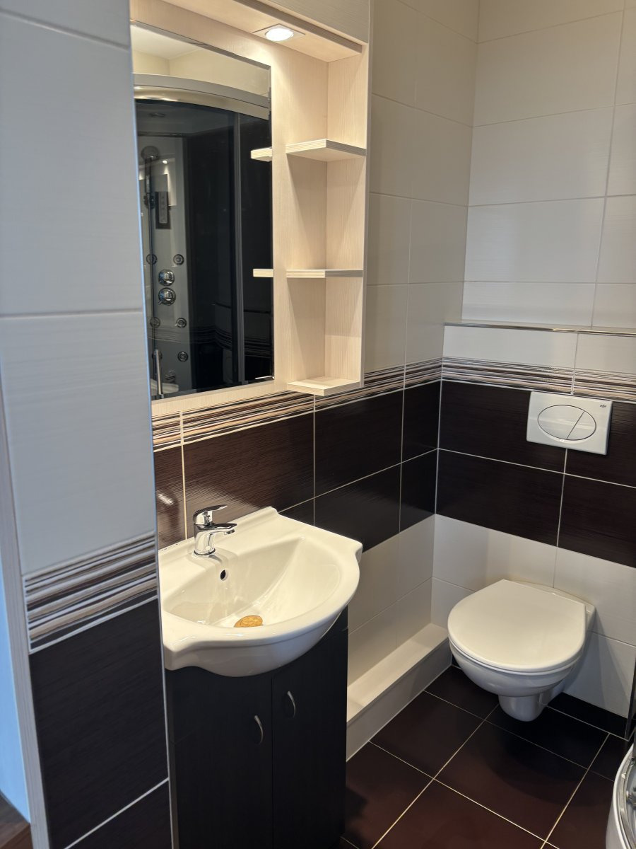 Pronájem bytu 1+kk, Brožíkova, Nový Hradec Králové, 12900 Kč/měs, 22 m2