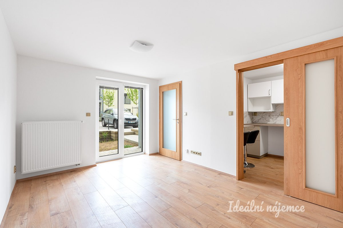 Pronájem bytu 2+kk, Zahradní, Přezletice,  Kč/měs, 34 m2