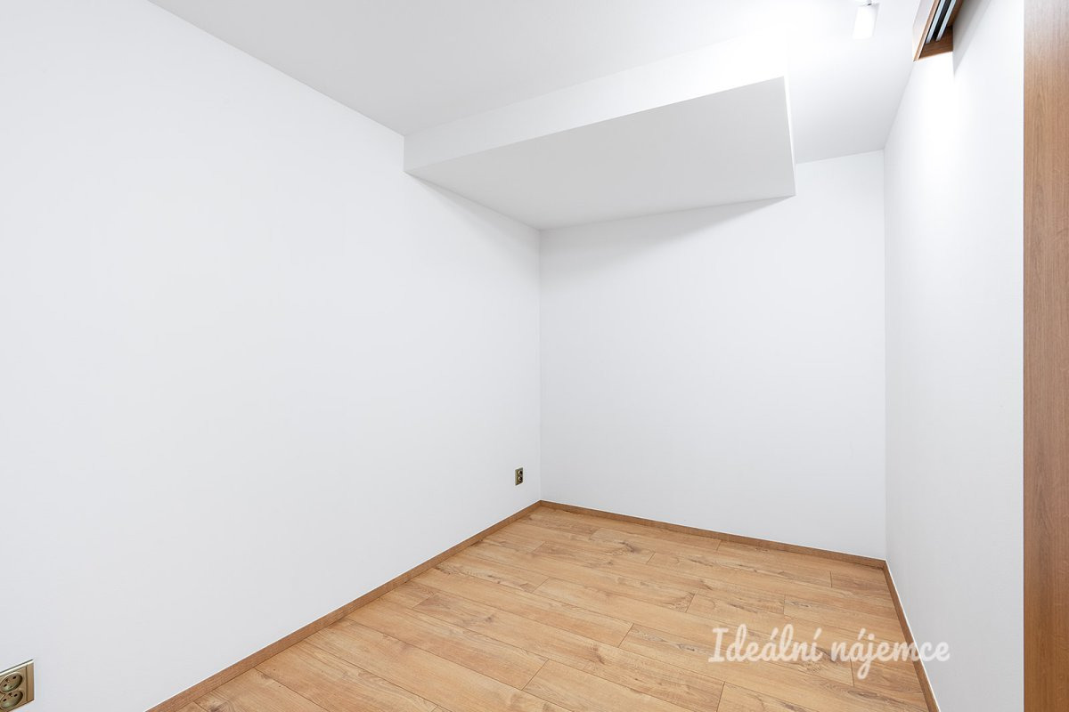 Pronájem bytu 2+kk, Zahradní, Přezletice,  Kč/měs, 34 m2