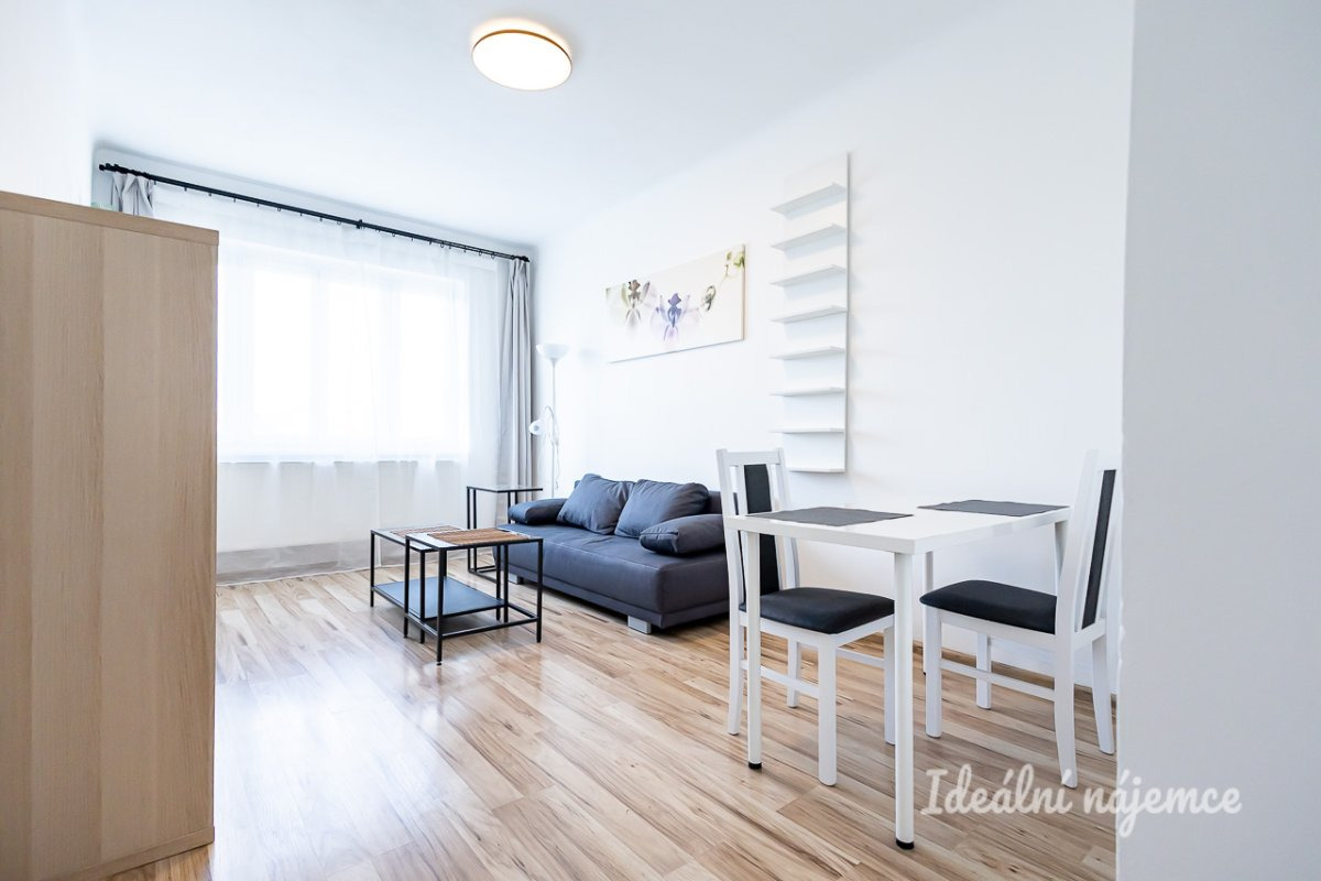 Pronájem bytu 2+kk, Novákových, Libeň, 21900 Kč/měs, 43 m2