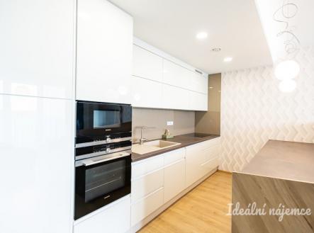 Pronájem bytu, 2+kk, 67 m²