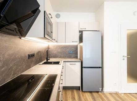 Pronájem bytu, 1+kk, 37 m²