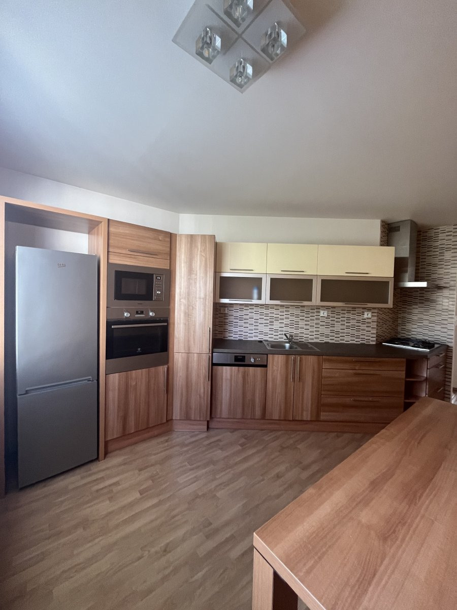 Pronájem bytu 3+1, 2. května, Zlín, 17000 Kč/měs, 78 m2