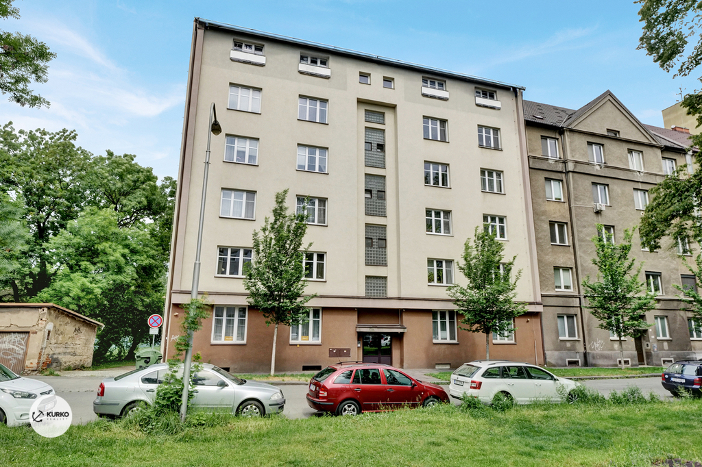p1607756c.jpg