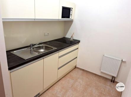 20231024-144423-1.jpg | Pronájem - kanceláře, 13 m²