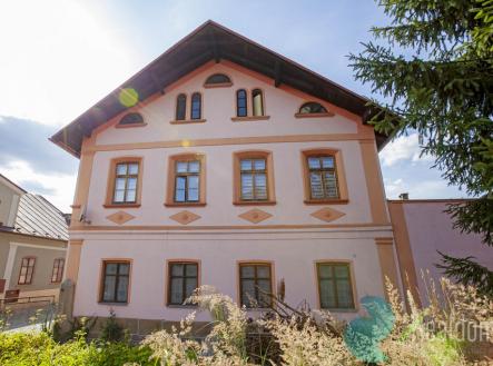 img-1132-up.jpg | Prodej - nájemní dům, 230 m²