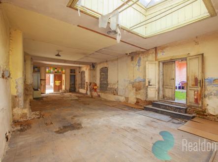 img-1082-up.jpg | Prodej - nájemní dům, 230 m²