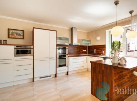 byt 4+KK | Prodej - dům/vila, 290 m²