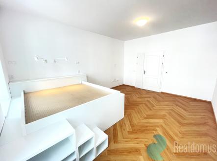 20250603-102534746-ios.jpg | Pronájem bytu, 2+kk, 48 m²