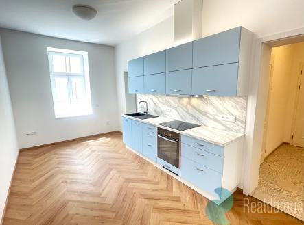 20250603-102208364-ios.jpg | Pronájem bytu, 2+kk, 48 m²