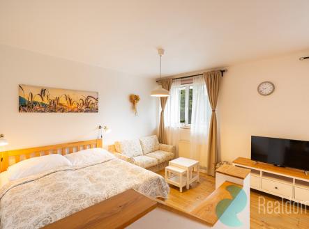 apartmán 1 | Prodej - hotel, 242 m²