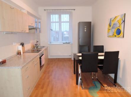 Pronájem bytu, 2+1, 98 m² obrázek
