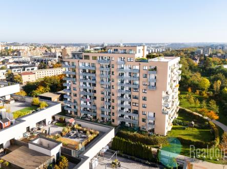 Pohled na BD | Prodej bytu, 2+kk, 145 m²