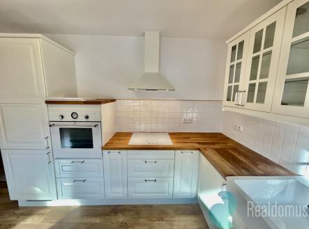 20251118-130508136-ios.jpg | Pronájem bytu, 2+kk, 61 m²