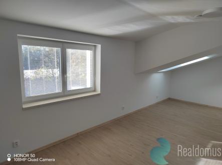 img-20251007-161249.jpg | Pronájem bytu, 3+kk, 86 m²