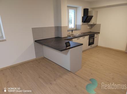 img-20251012-093701.jpg | Pronájem bytu, 2+kk, 63 m²