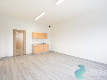 dsc07015-enhanced-nr.jpg | Pronájem - kanceláře, 69 m²