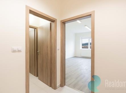 dsc07033-enhanced-nr.jpg | Pronájem - kanceláře, 69 m²