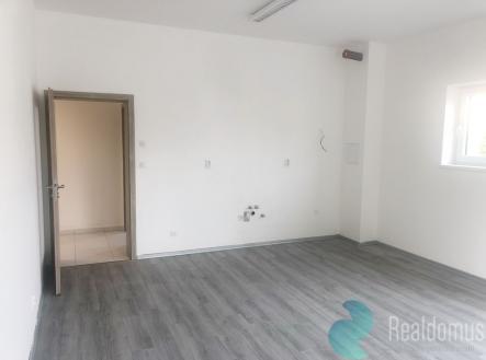 snapseed-2.jpg | Pronájem - kanceláře, 89 m²