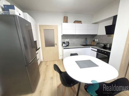 20260114-090307.jpg | Pronájem bytu, 3+kk, 77 m²