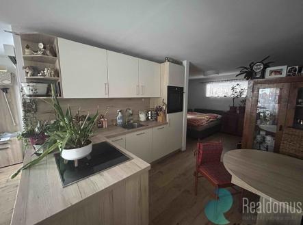 img-4079.jpeg | Prodej bytu, 2+1, 78 m²