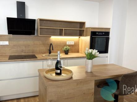 kuchyň | Pronájem bytu, 4+kk, 175 m²