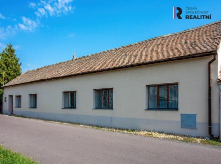 pohled z ulice - obytná část | Prodej - dům/vila, 179 m²