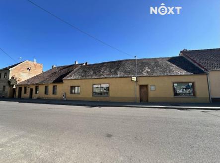 Prodej - komerční objekt, obchodní centrum, 853 m²