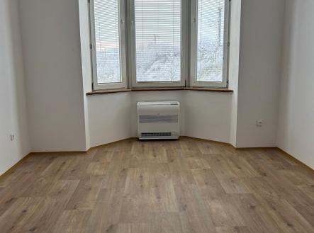 Pronájem bytu, 4+1, 88 m² obrázek