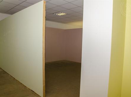 . | Pronájem - skladovací prostor, 550 m²