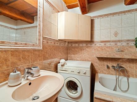 . | Prodej - dům/vila, 330 m²