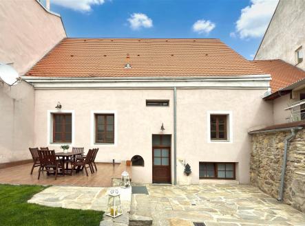 . | Prodej - dům/vila, 330 m²